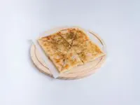 فطيرة لبنة وزعتر
