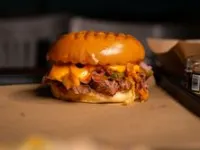 سعر الوجبة بسعر ساندوتش أضلاع