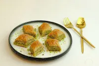إسطنبولية فستق - نص كليو