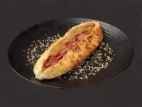 نقانق وجبن