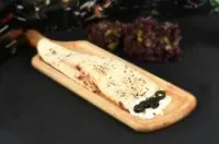 لبنه مع زيتون