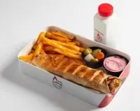 وجبة كباب دجاج مع لبن