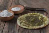 فطيرة لبنة بالزعتر