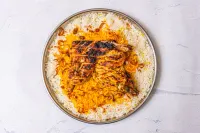 دجاج على الفحم مع الأرز - نص حبة دجاج