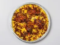 طبق مجبوس لحم صغير دائري