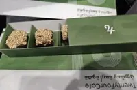 براوني بوكس ثلاث حبات