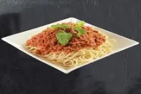 مكرونة اسباجيتي لحم صغير